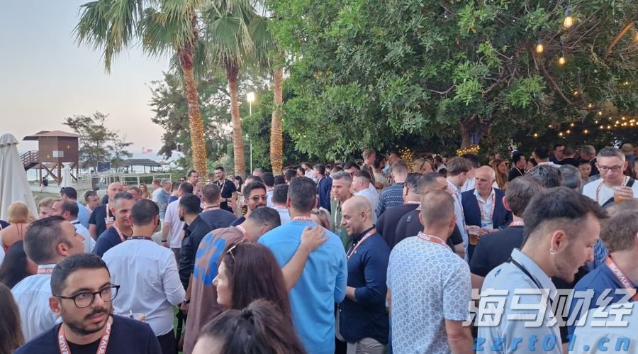 广州白云发生山体滑坡致房屋受损多人被困 已救出7人